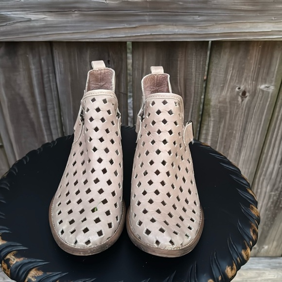 Anthropologie MUSSE & CLOUD Calia leather ankle booties in taupe, size 38 (7 US) - Picture 4 of 9